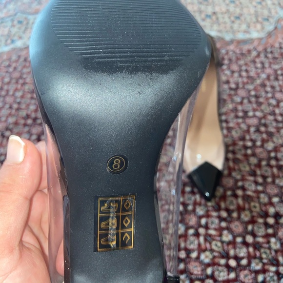 Beautiful La chateau black heels - Picture 3 of 5